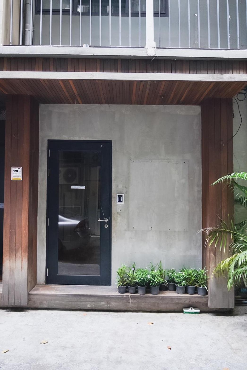 Z โกอินน์ สีลม - สถานีรถไฟฟ้าเซนต์หลุยส์ Go Inn Silom Бангкок Экстерьер фото