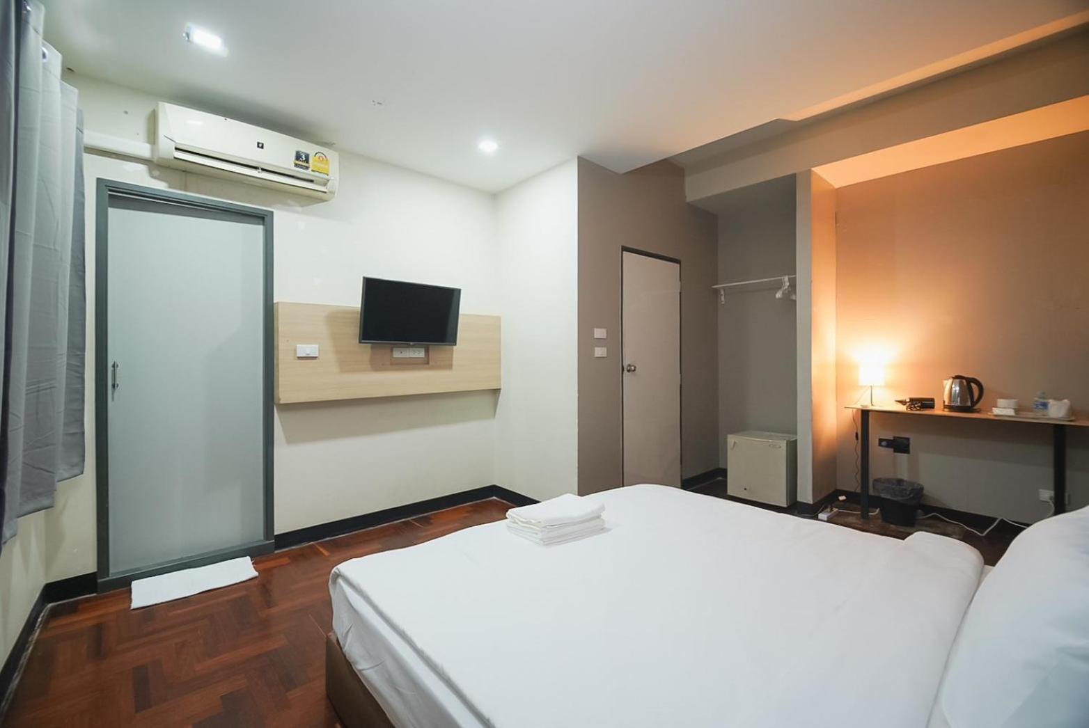 Z โกอินน์ สีลม - สถานีรถไฟฟ้าเซนต์หลุยส์ Go Inn Silom Бангкок Экстерьер фото